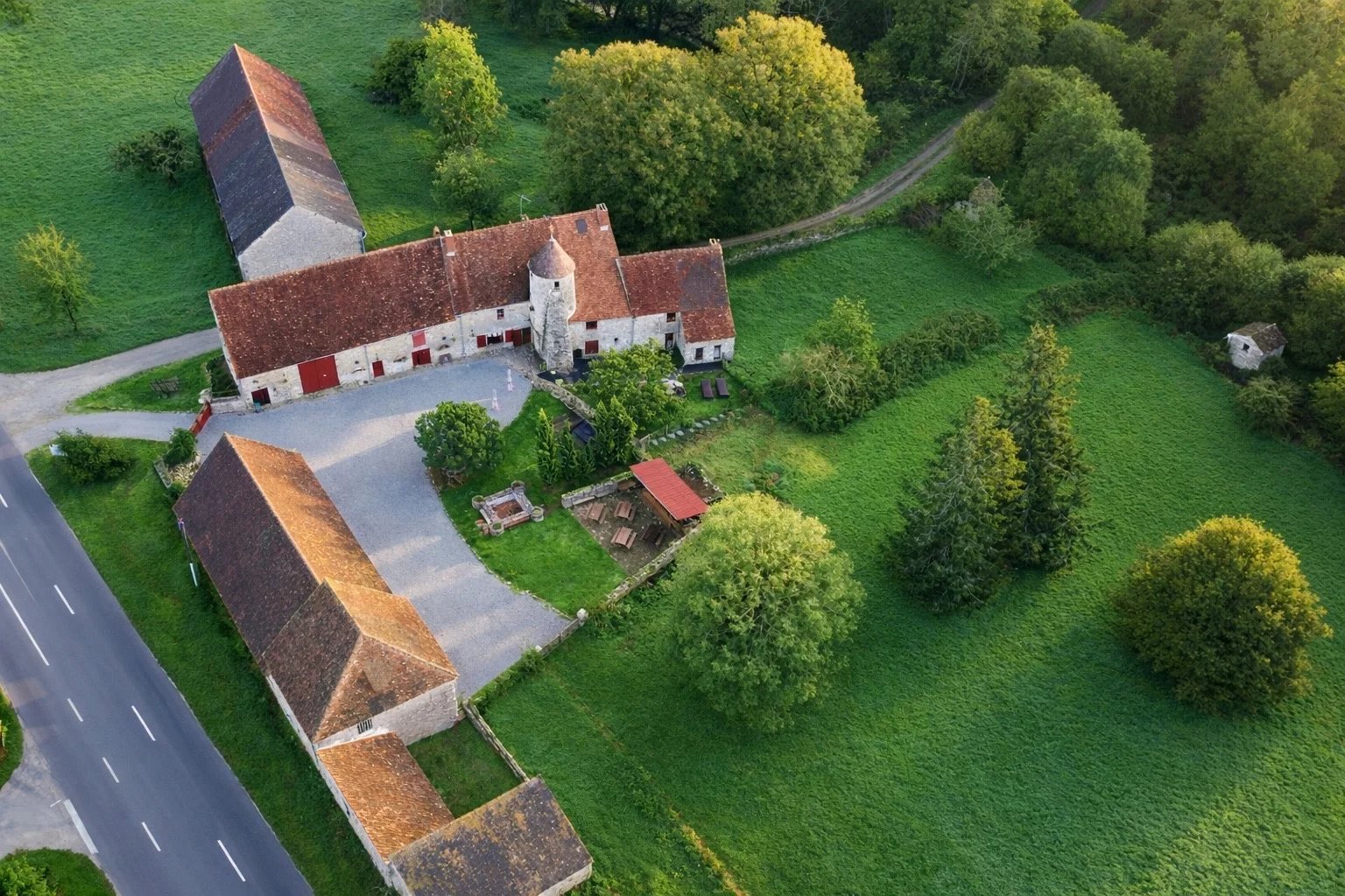 Magical Renovated 14th Century Relais De Poste
