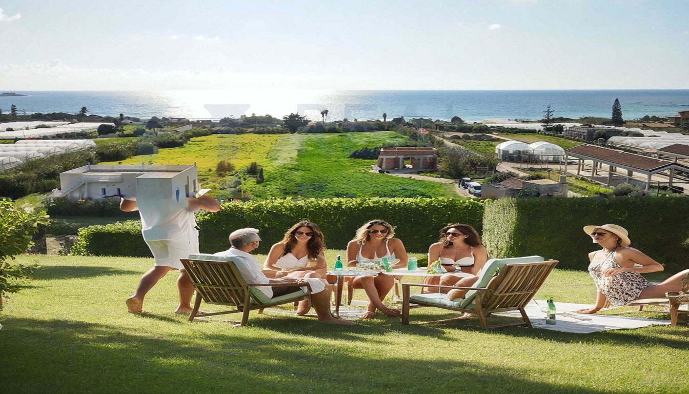 Villetta Marina Nord - Nieuwbouw bij Marzamemi met 7.500m² Grond en Zeezicht